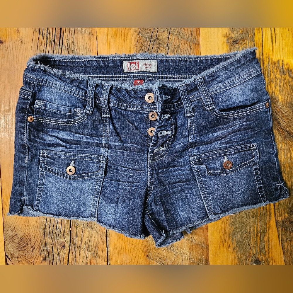 L.E.I. Shorts